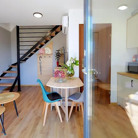 Terraced House For 5 People, *