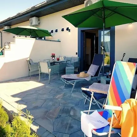 Terraced House For 5 People, Holiday home *