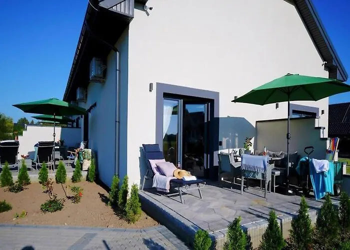 別荘 Terraced House For 5 People, ミエレンコ